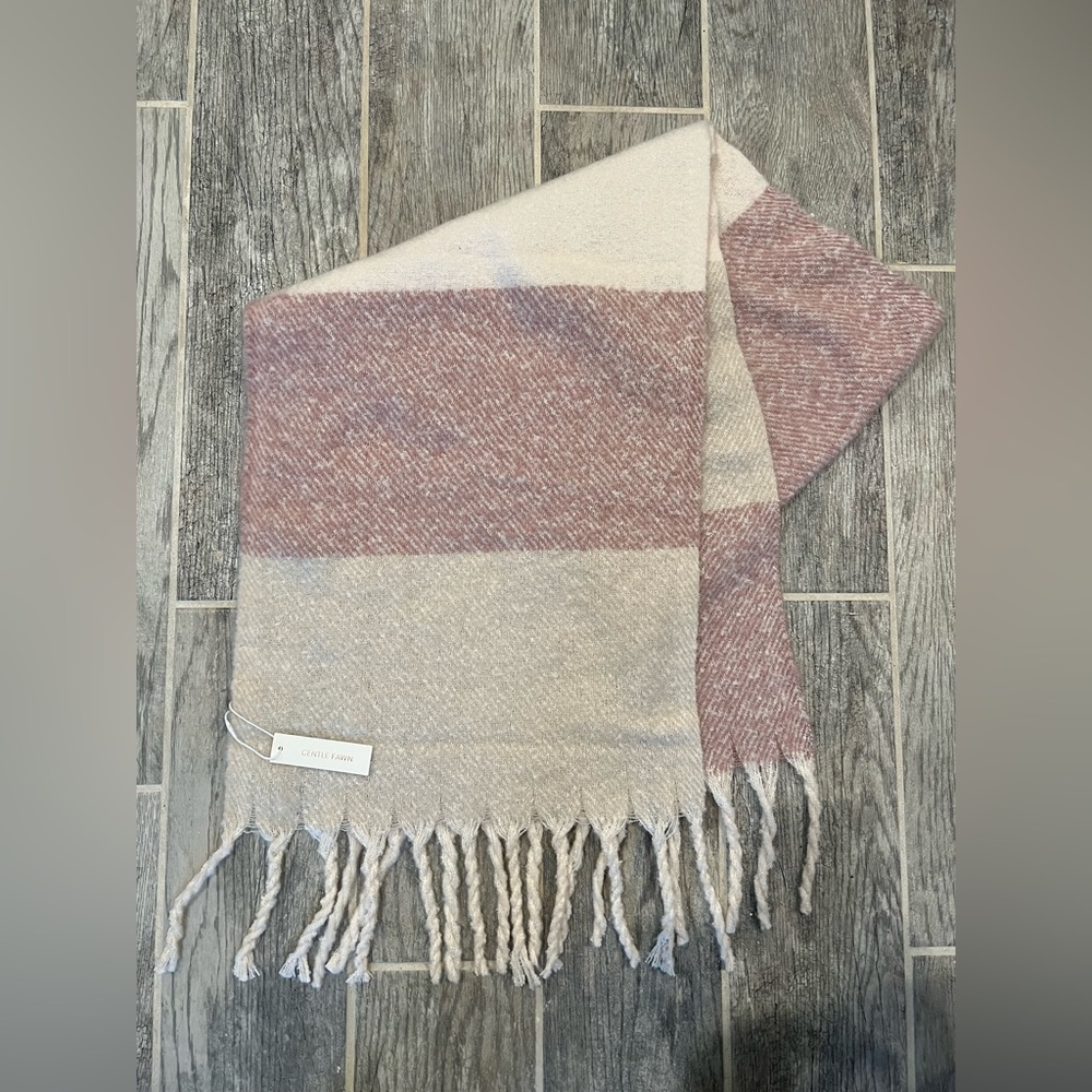 NWT Gentle Fawn Scarf